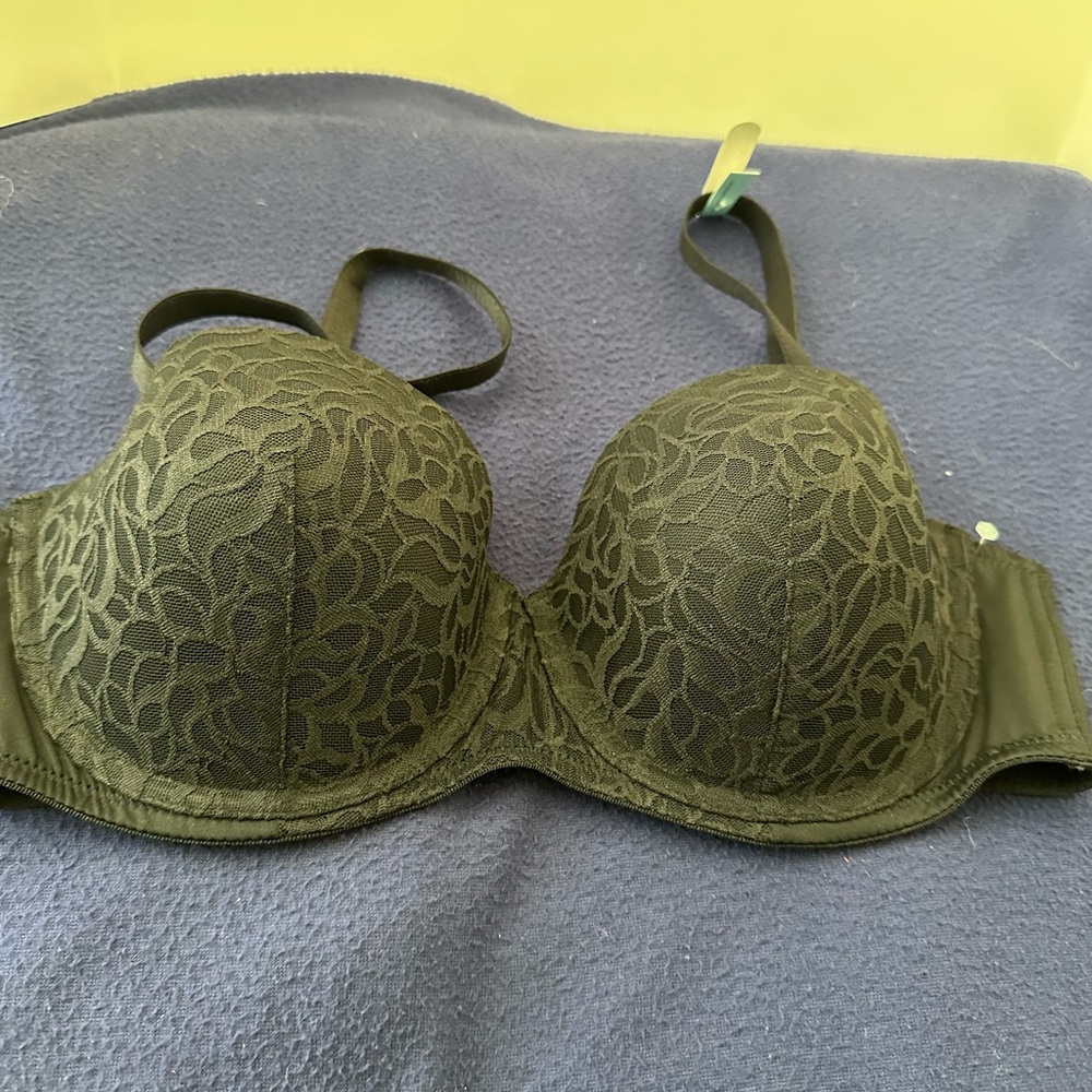 Maidenform Elegant Black Lace Bra size 38C / NWOT 646